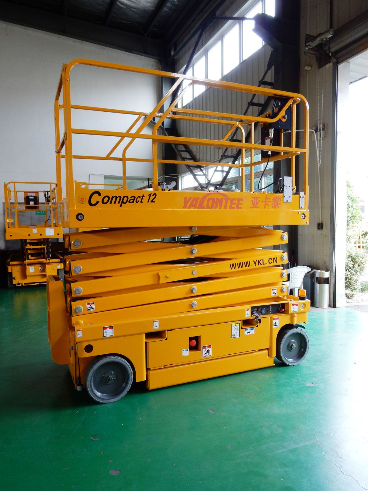 compact-12